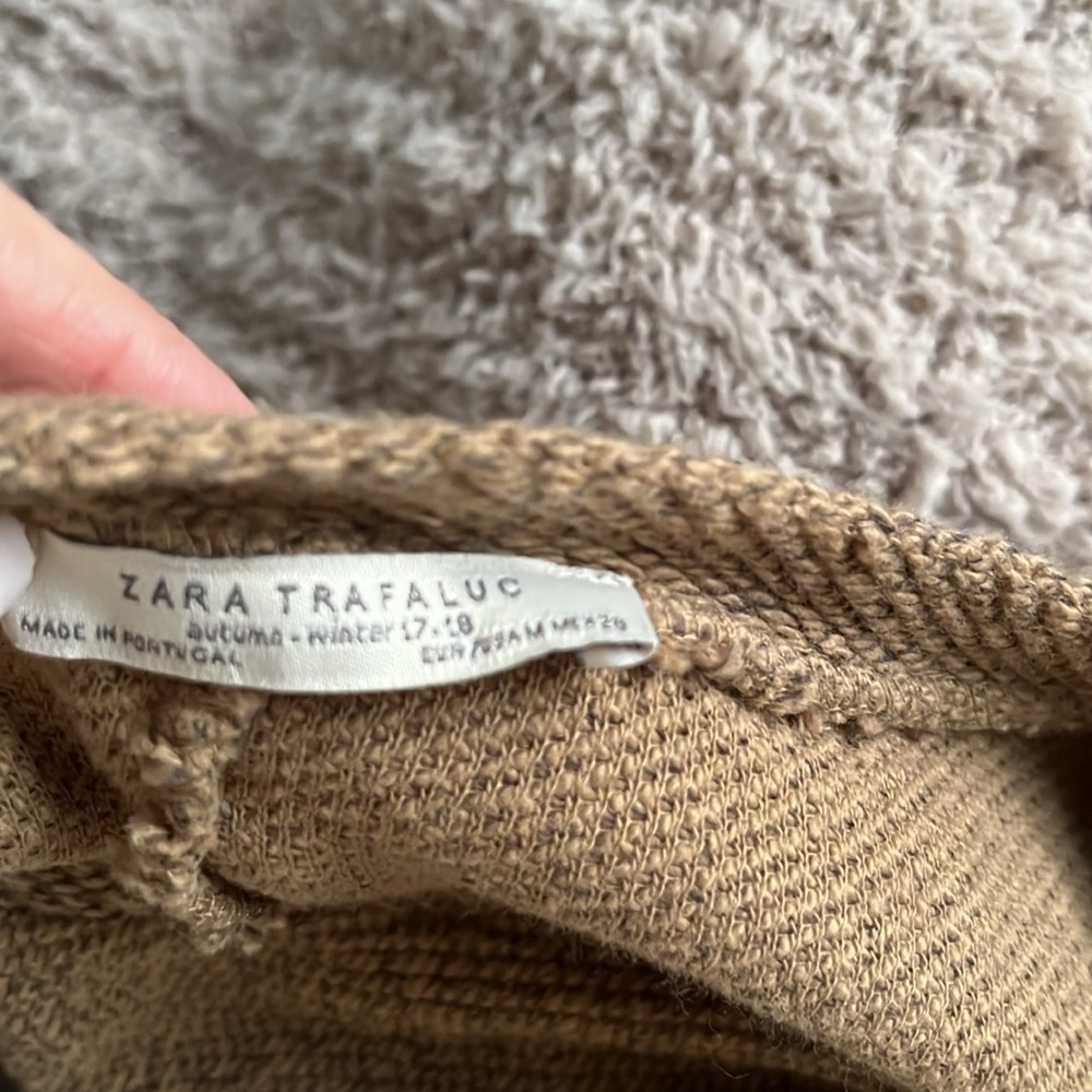 Zara Y2K Trafaluc Vintage Pearl Shoulder Accent Military Knit Top Size M - Picture 3 of 10